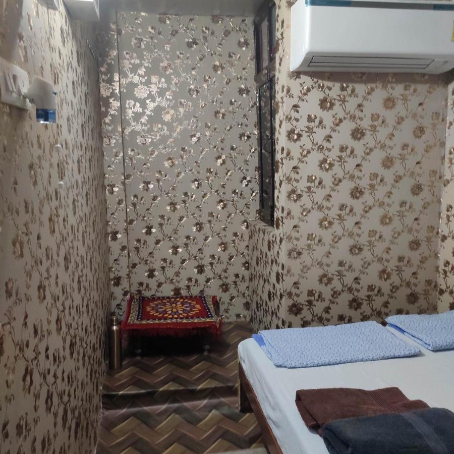 Ira Homestay Mathura - Divine Spiritual Stay Exterior photo